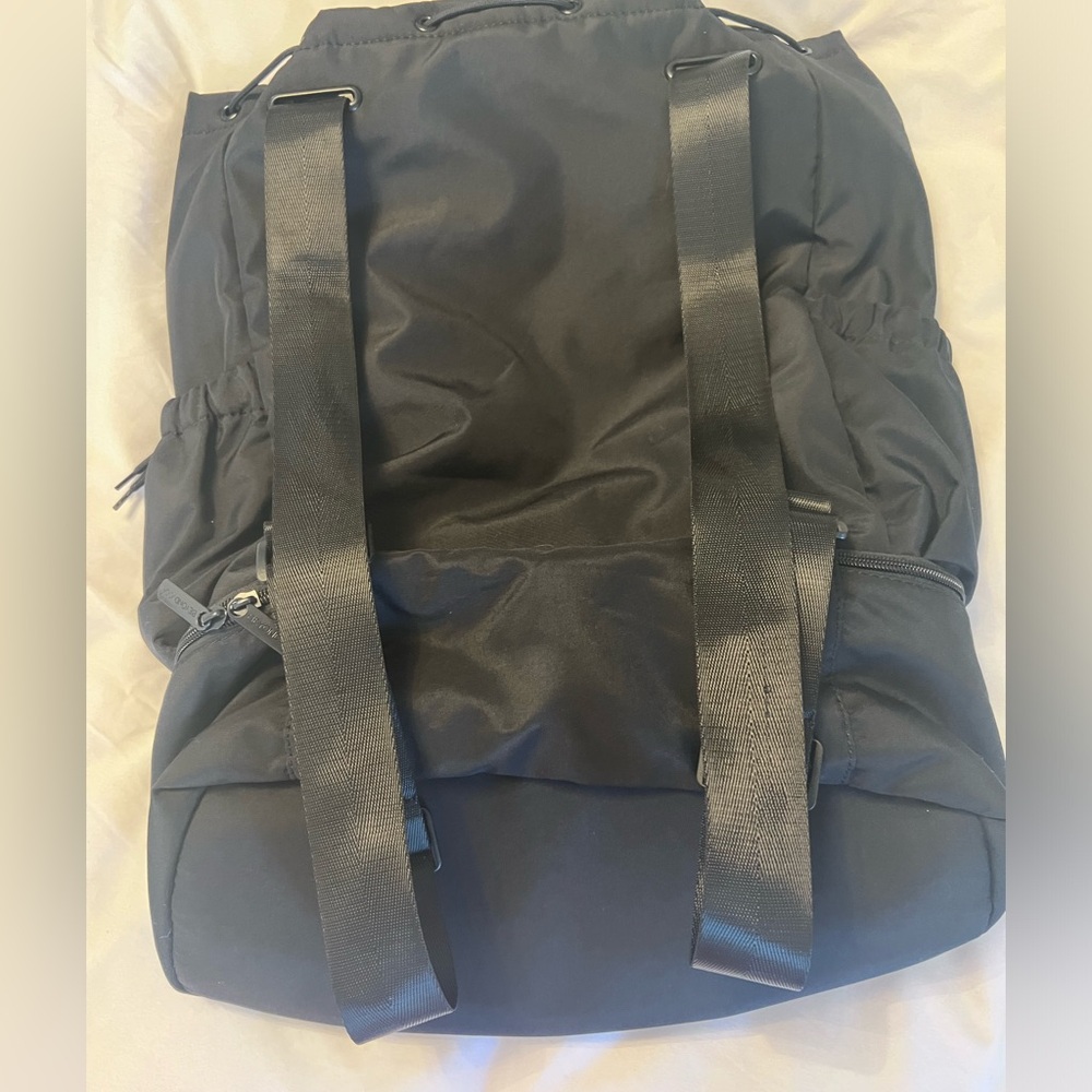 Beyond Yoga convertible backpack/tote- NWOT - Picture 6 of 12